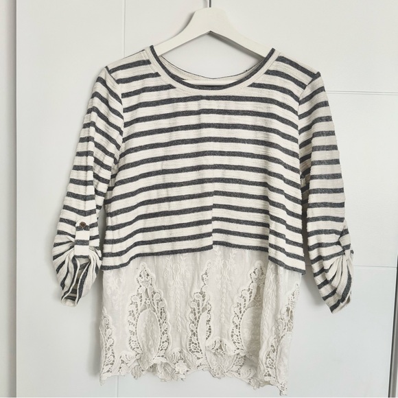 Cute stripe and crochet top - Picture 2 of 4